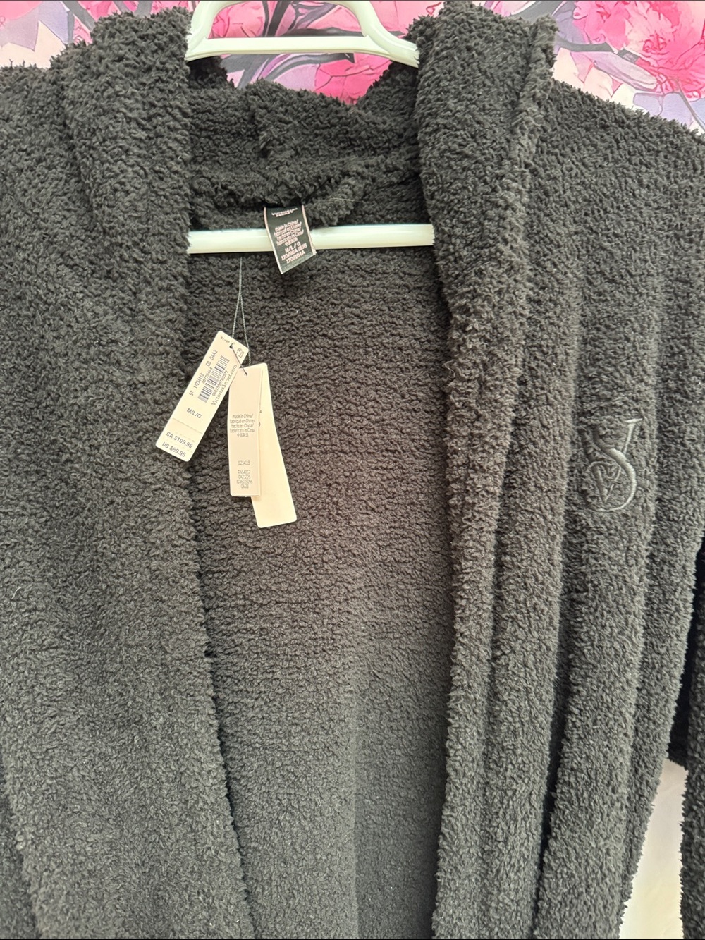 🤩NWT🫶LONG!Deep black VICTORIAS SECRET SOLD OUT Black Hooded Fuzzy robe w/Belt! - Picture 6 of 9